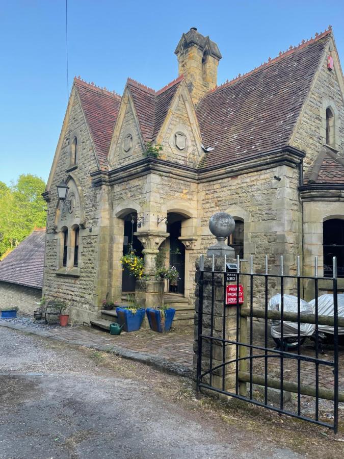 South Lodge House Dormansland Exterior photo