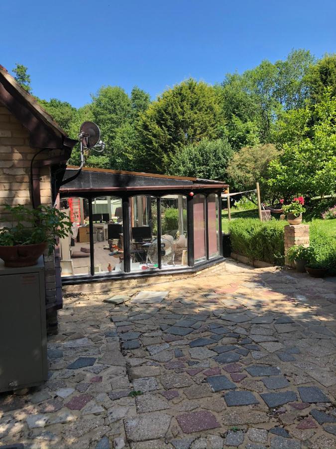 South Lodge House Dormansland Exterior photo